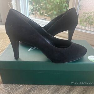New Paul Green pumps size 8 US.